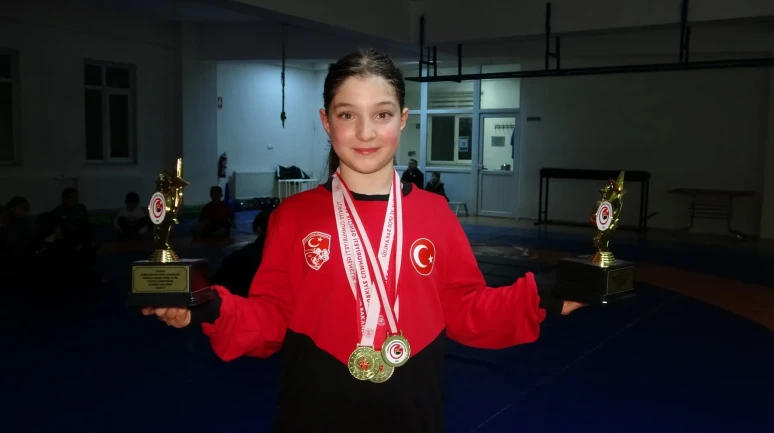 isparta'da yetenek taramasıyla keşfedilen 10 yaşındaki Asya Örnek Türkiye şampiyonu oldu