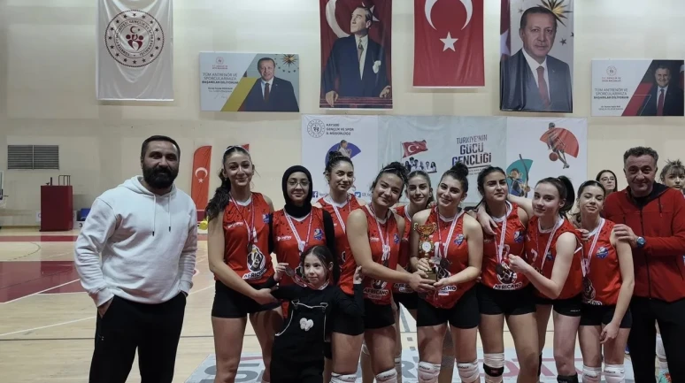 Kayseri Yıldız Kızlar Voleybol Süper Ligi final maçları ile tamamlandı
