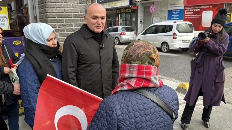 Düzce’de Türk bayrakları ile sokaklar kırmızı beyaza büründü
