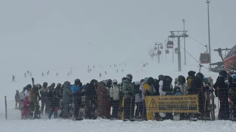 Erciyes'te kar kalınlığı 130 santimetreye ulaştı