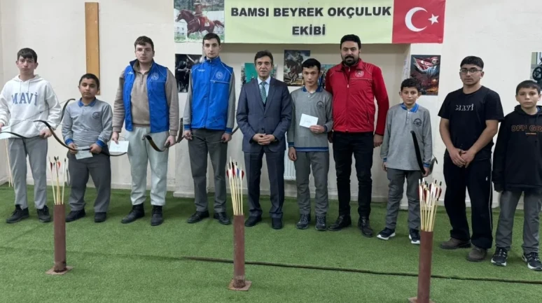 Bayburt’ta bağımlılıkla mücadele için okçuluk turnuvası düzenlendi
