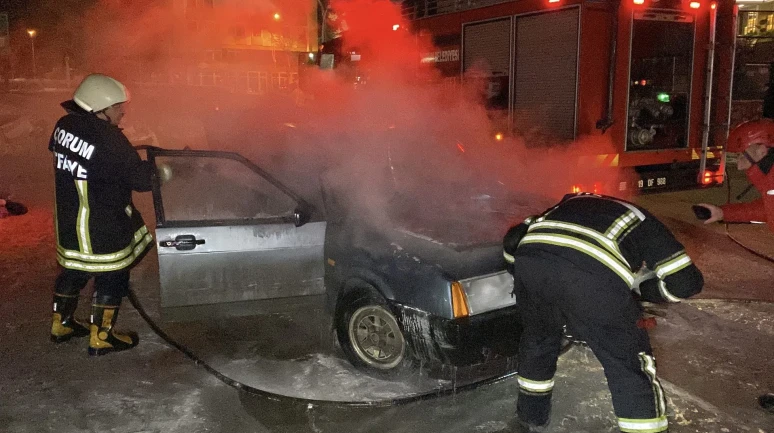 Çorum’da otomobili küle dönmekten itfaiye kurtardı