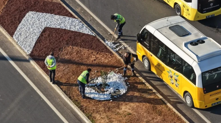Acarlar-Şehir Hastanesi yolunda peyzaj düzenlemesi yapılıyor