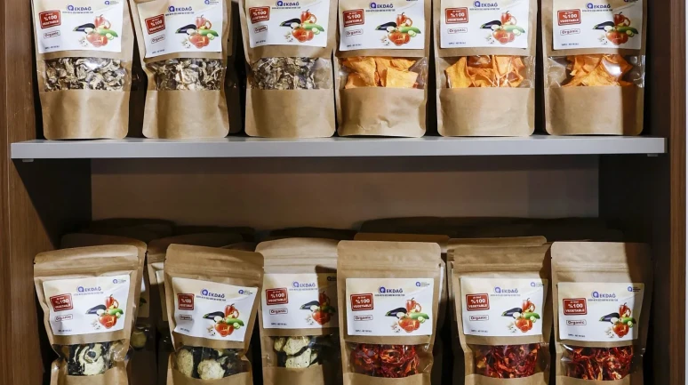 Antalya'da EKDAĞ'ın kurutma tesisinde üretilen ürünler fuarda tanıtıldı