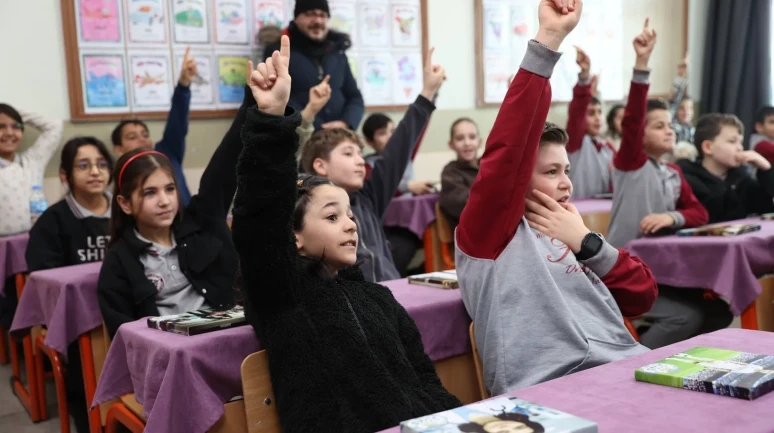 Muş'ta 96 bin 800 öğrenci karne alarak yarıyıl tatiline girdi