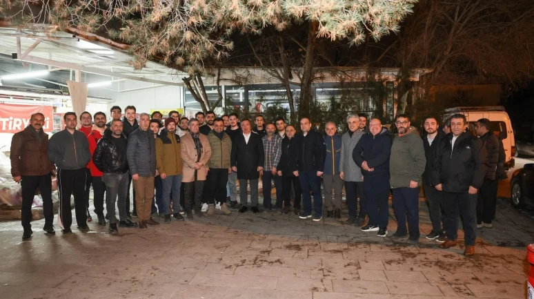 Erzincan’da sobada kaşarlı patates eşliğinde vali ve öğrenciler sohbet etti