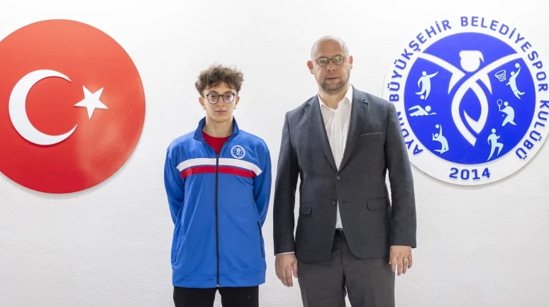 Milli yüzücü Yaman Rüzgar Kızılet Aydın Büyükşehir Belediyespor’un sporcusu oldu