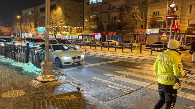 Kayseri’de otomobilin çarptığı yaya ağır yaralandı