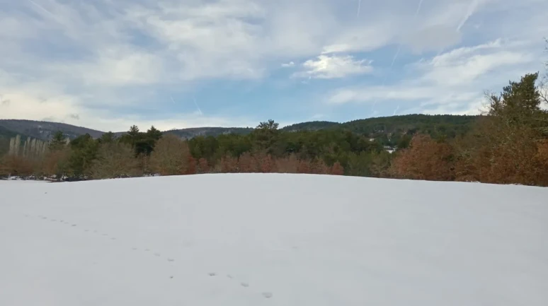 Bilecik’te Adliye Göleti kış manzarasıyla piknikçileri cezbediyor