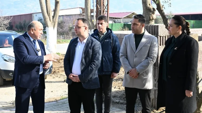 Manisa'nın Sarıgöl ilçesinde Aşağı Koçaklar mezarlığının çevre duvarı yenilendi