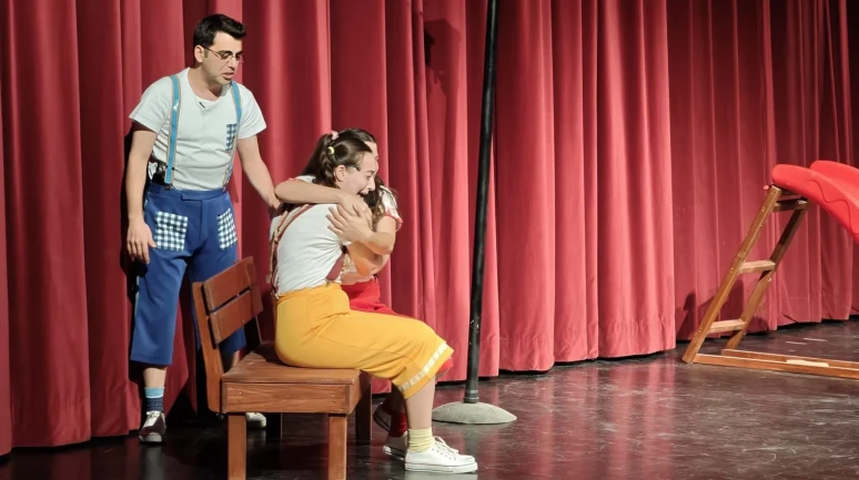 Antalya'da Kepez Kent Tiyatrosu yeni yılın ilk çocuk oyununu sahneledi