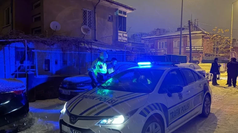 Kayseri’de alkollü sürücü çıkmaz sokağa girince yakayı ele verdi