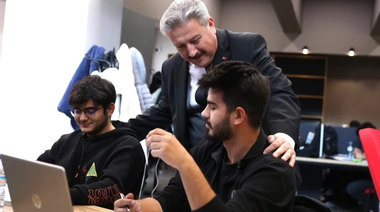 Melikgazi’de akıl küpü kütüphaneleri yarıyıl tatilinde öğrencilerle dolup taşıyor