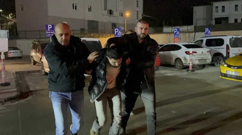 Eskişehir’de yarış yaparken 3 kişiyi öldüren sürücü kaçtığı evde yakalandı