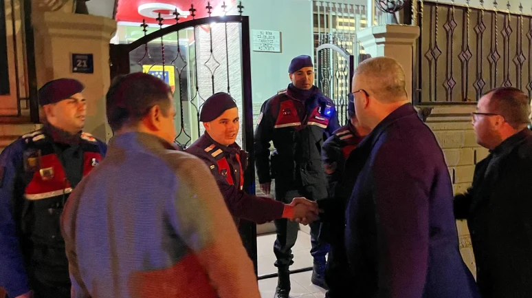 Karabiga Belediye Başkanı Ahmet Elbi 112 ve Jandarma ekiplerini ziyaret etti