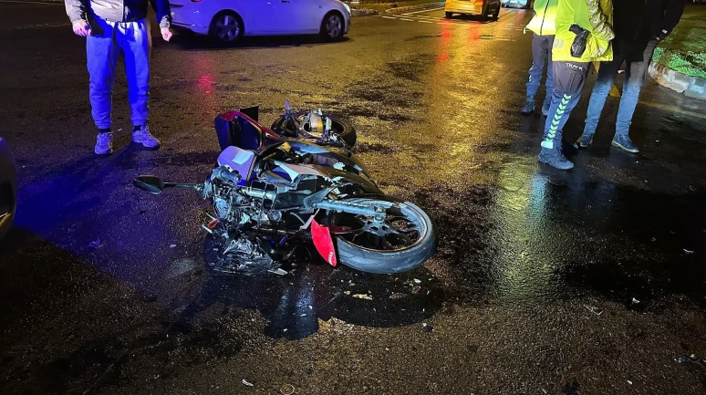 Menteşe’de motosiklet sürücüsü otomobil ile çarpışarak ağır yaralandı