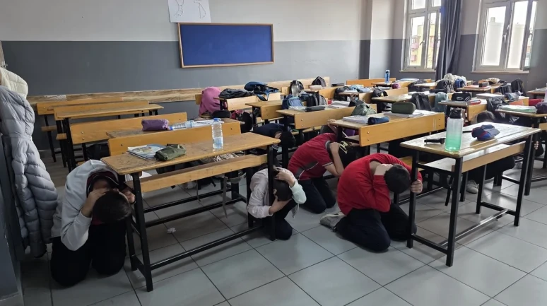 Darıca'da 37 bin öğrenciye uygulamalı afet eğitimi verildi