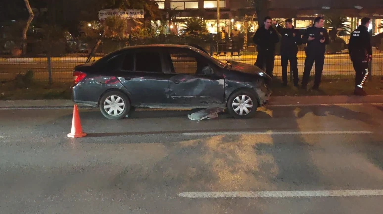 Antalya’da polisten kaçan sürücü 4 araca çarptıktan sonra yakalandı