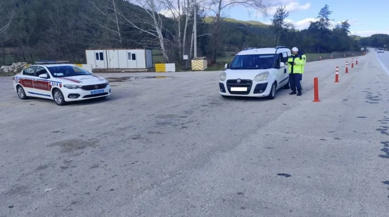 Burdur'da 1 haftada 12 bin 910 araç ve sürücü kontrol edildi