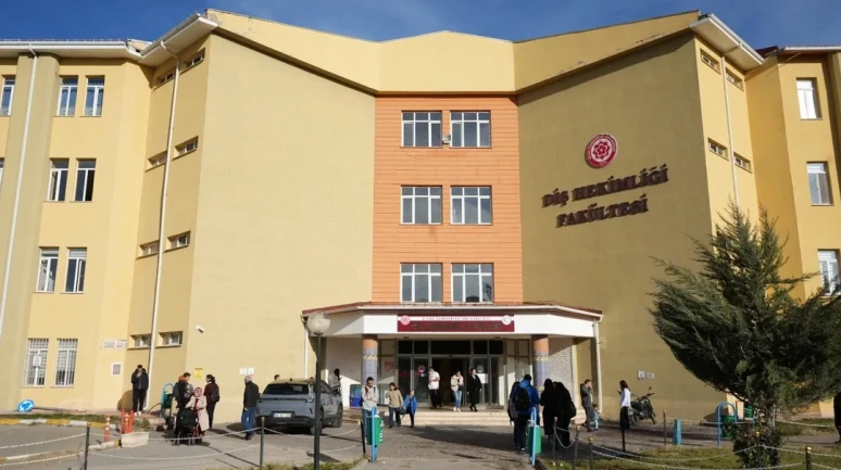 Sivas Cumhuriyet Üniversitesi Diş Hekimliği Fakültesi koşullu akreditasyon aldı