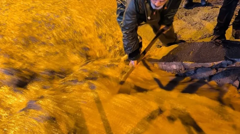 Kuşadası Belediyesi ekipleri sağanak yağışa karşı sahada aktif görev aldı
