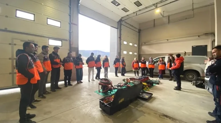 Kütahya’da 21 gönüllüye AFAD eğitimi verildi
