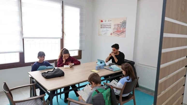 Talas’ta apartman kütüphaneleri öğrencilere sessiz çalışma ortamı sağlıyor