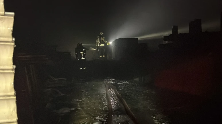 Kocaeli’de metal işleme atölyesinde çıkan yangın itfaiye ekipleri tarafından söndürüldü