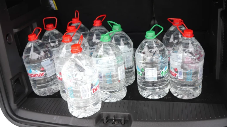 Muş'ta şebeke suyunda bakteri tespit edildi, vatandaşlar çeşmelere akın etti