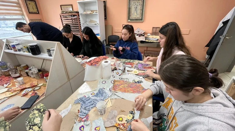 Düzce’de gençler için ebru sanatı etkinliği düzenlendi