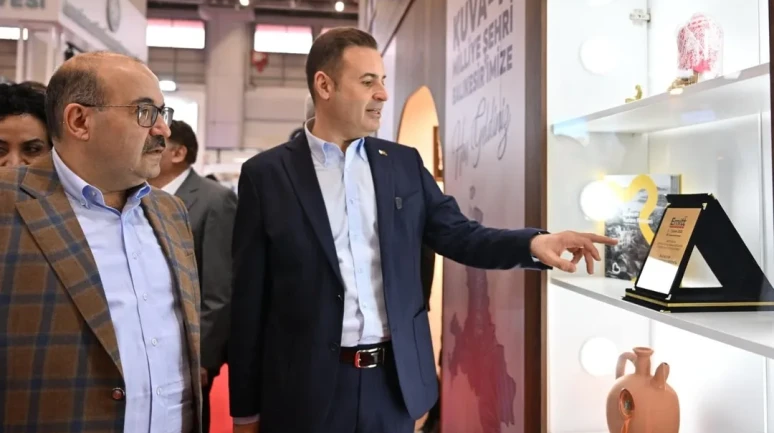 Balıkesir Valisi İsmail Ustaoğlu EMITT fuarında Balıkesir standını ziyaret etti
