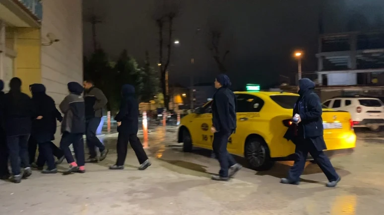 Bursa'da tekstil fabrikasında gıda zehirlenmesi şüphesiyle 20 işçi hastaneye kaldırıldı