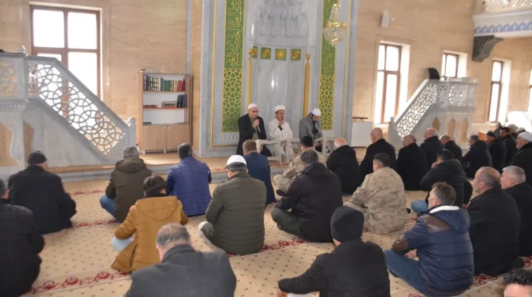 Bulanık'ta deprem şehitleri için mevlid programı düzenlendi