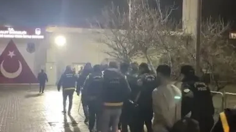 Edremit'te silahlı saldırıyla ilgili 6 şüpheli tutuklandı