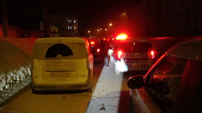 Malatya'da polisin dur ihtarına uymayan araçtan uyuşturucu ele geçirildi