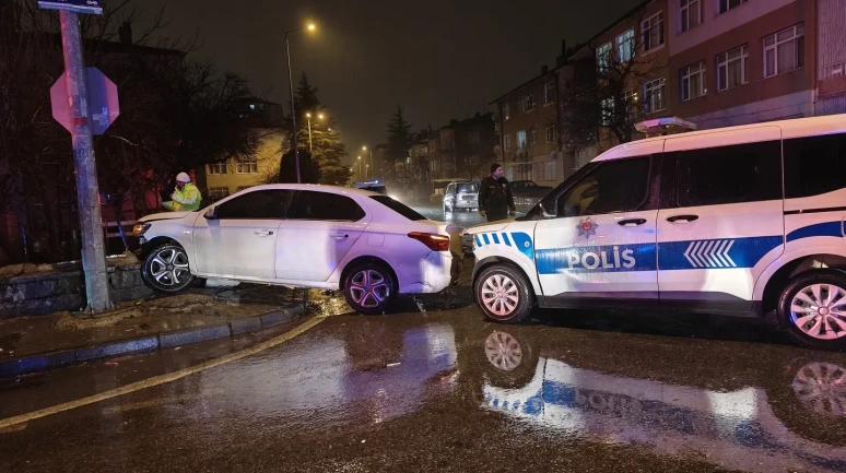 Kayseri’de polis aracı ile otomobil çarpışmasında 1 kişi yaralandı