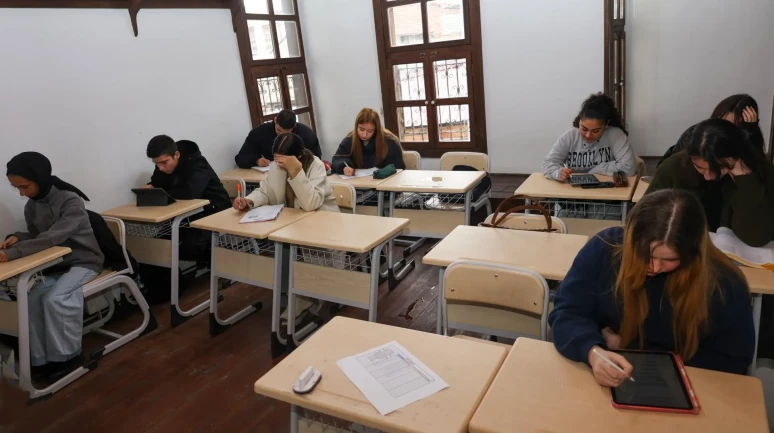 Uşak Belediyesi öğrencilere ücretsiz üniversite sınavı hazırlık kursu veriyor