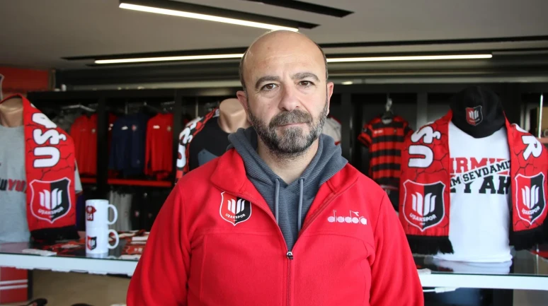 Uşakspor logosu Güney Kore’deki konserde sahne aldı