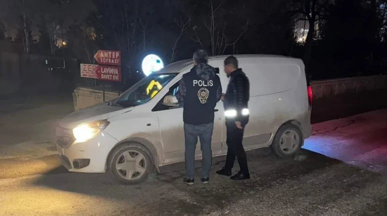 Malatya'da mezarlıklar ve çevresinde yapılan denetimlerde 76 kişi sorgulandı