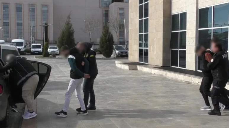 Uşak'ta uyuşturucu operasyonlarında 3 kişi tutuklandı