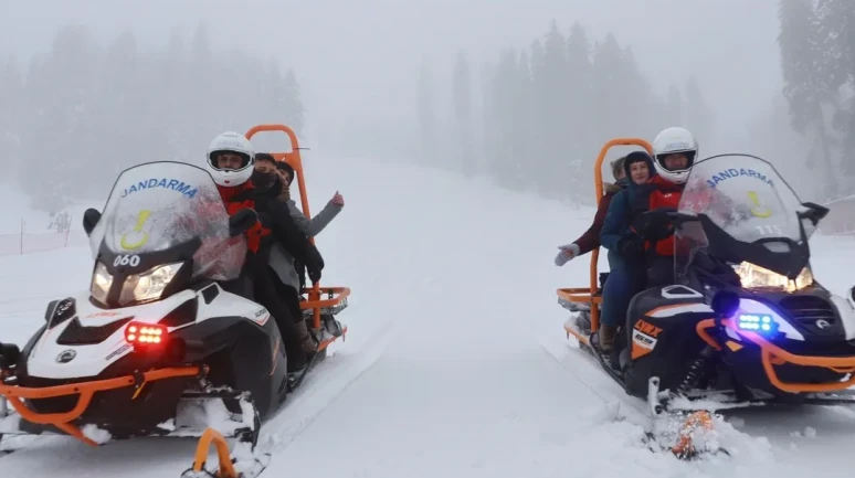 Kastamonu'da şehit aileleri ve çocukları jandarma ekipleriyle Ilgaz Dağı'nda unutulmaz bir gün geçirdi