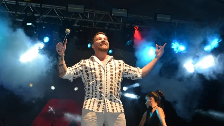 Sinan Akçıl ünye festivalinde coşkulu konserle final yaptı